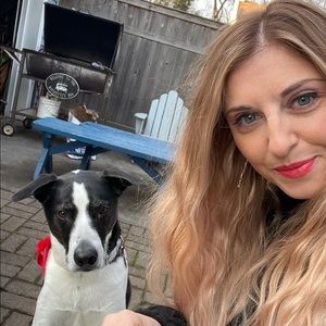 Meet your Posher, Emily